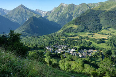 Azet et le fond de la vallée d'Aure